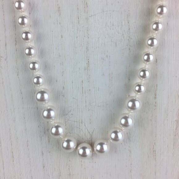 Hand Knotted Swarovski Pearl Graduated 20" Necklace - Picture 2 of 3